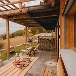 Modernes Mit Spektakulaerer Aussicht Mund