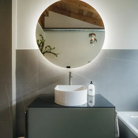 Διαμέρισμα Modernes Mit Spektakulaerer Aussicht *