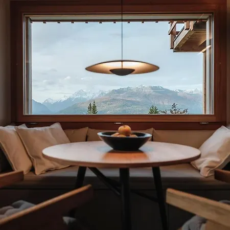 Modernes Mit Spektakulaerer Aussicht Mund