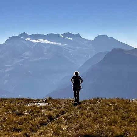 Modernes Mit Spektakulaerer Aussicht Mund