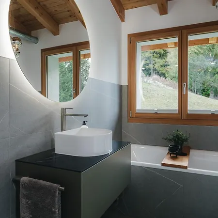 Διαμέρισμα Modernes Mit Spektakulaerer Aussicht