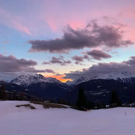 Modernes Mit Spektakulaerer Aussicht Daire