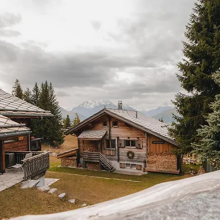 Modernes Mit Spektakulaerer Aussicht *