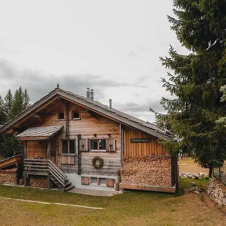 Modernes Mit Spektakulaerer Aussicht