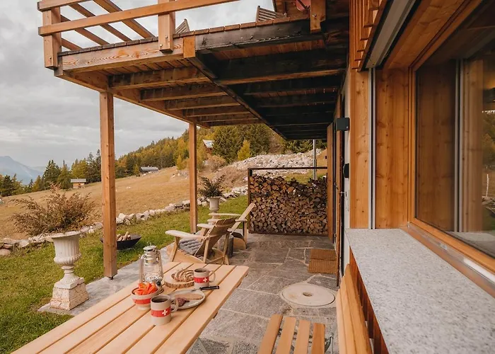 Modernes Mit Spektakulaerer Aussicht Mund