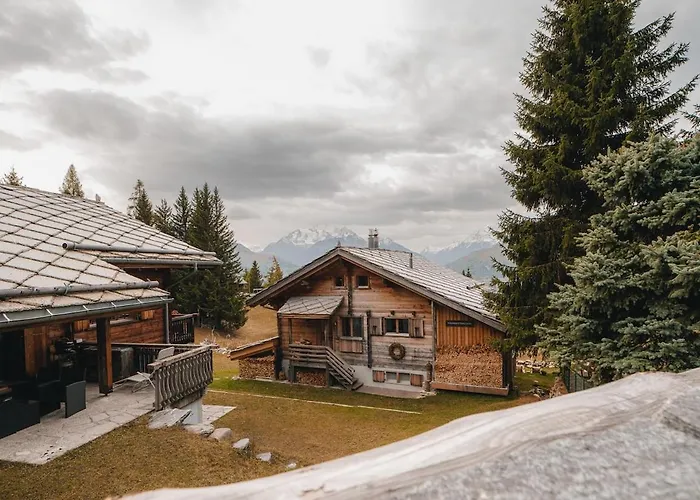 Modernes Mit Spektakulaerer Aussicht *