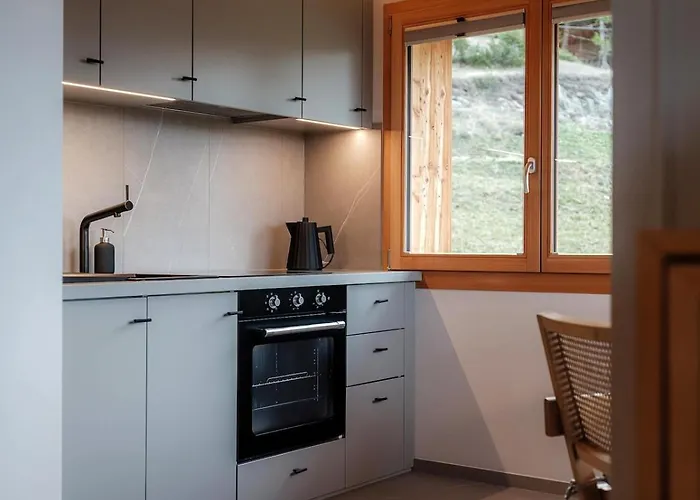 Modernes Mit Spektakulaerer Aussicht Daire