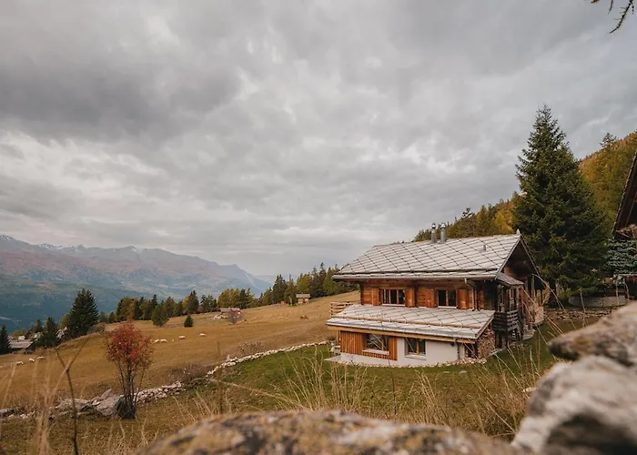 Modernes Mit Spektakulaerer Aussicht *