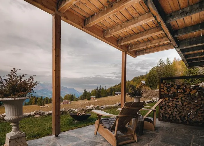 Modernes Mit Spektakulaerer Aussicht